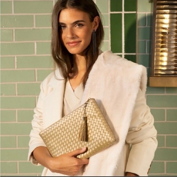Virginia Wolf Mimi Woven Faux Leather Clutch Gold Neutral Minimalist NWT - Picture 1 of 5